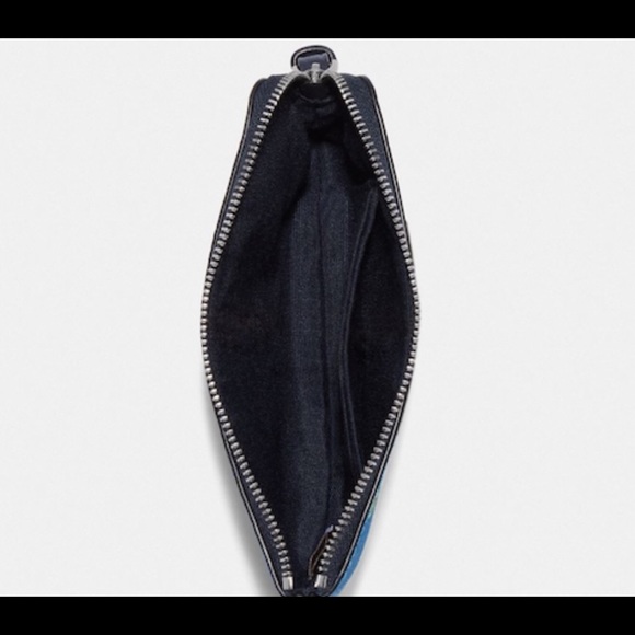 Authentic Coach Flower and Bow Corner Zip Wristlet - Picture 2 of 4